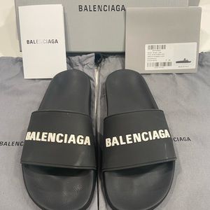 Women’s Balenciaga Slides - Size 9/39
